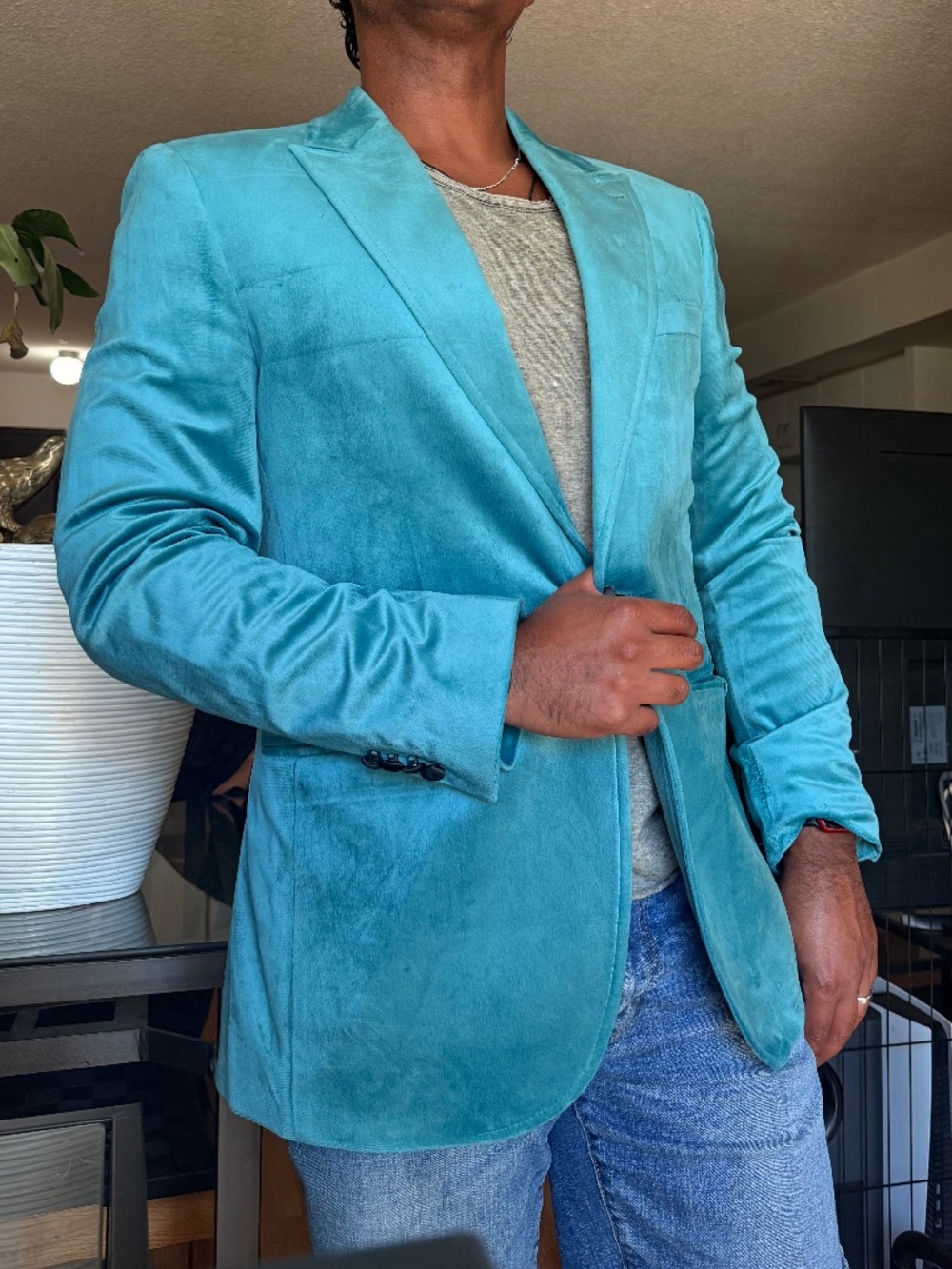 Velvet-look teal men’s single-breasted blazer